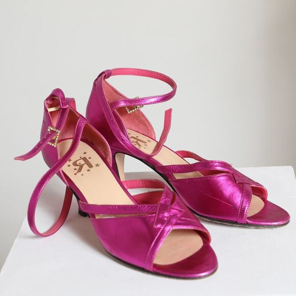 RICH FASHION Hot Pink Metallic Open Toe Leather Sandals - Picture 1 of 5